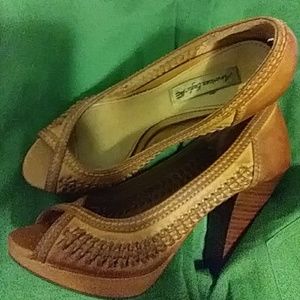 Ladies Leather and wood shoe